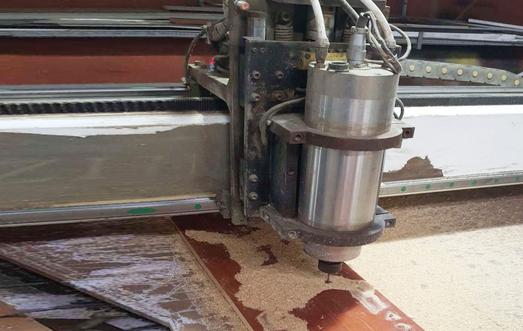 giai-phap-CNC-cho-MDF-tư-cau-thang
